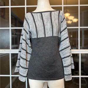 Cable & Gauge Grey Color-Block Sweater – Wool Blend- Excellent
